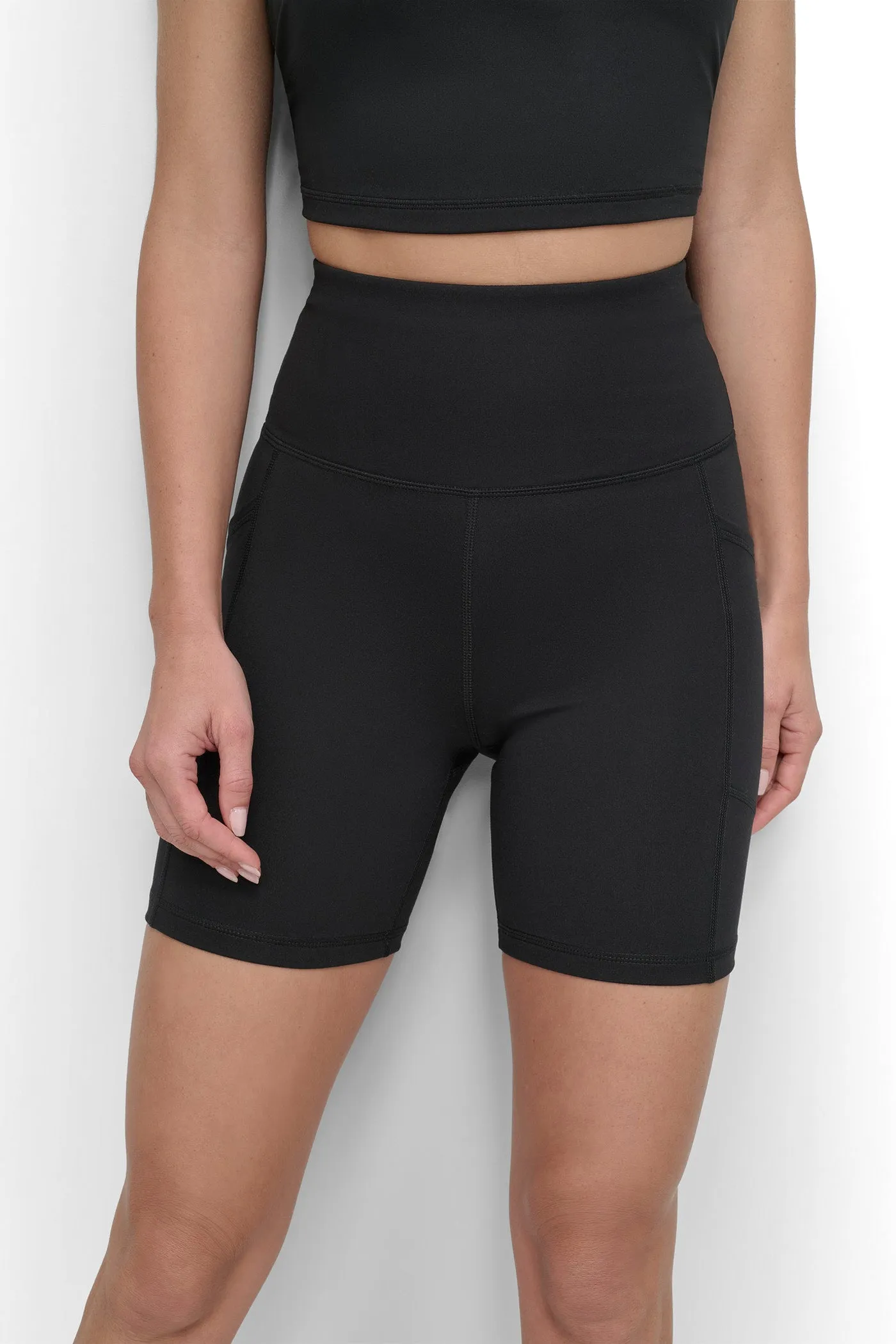 BALANCE COMPRESSION BIKE SHORT