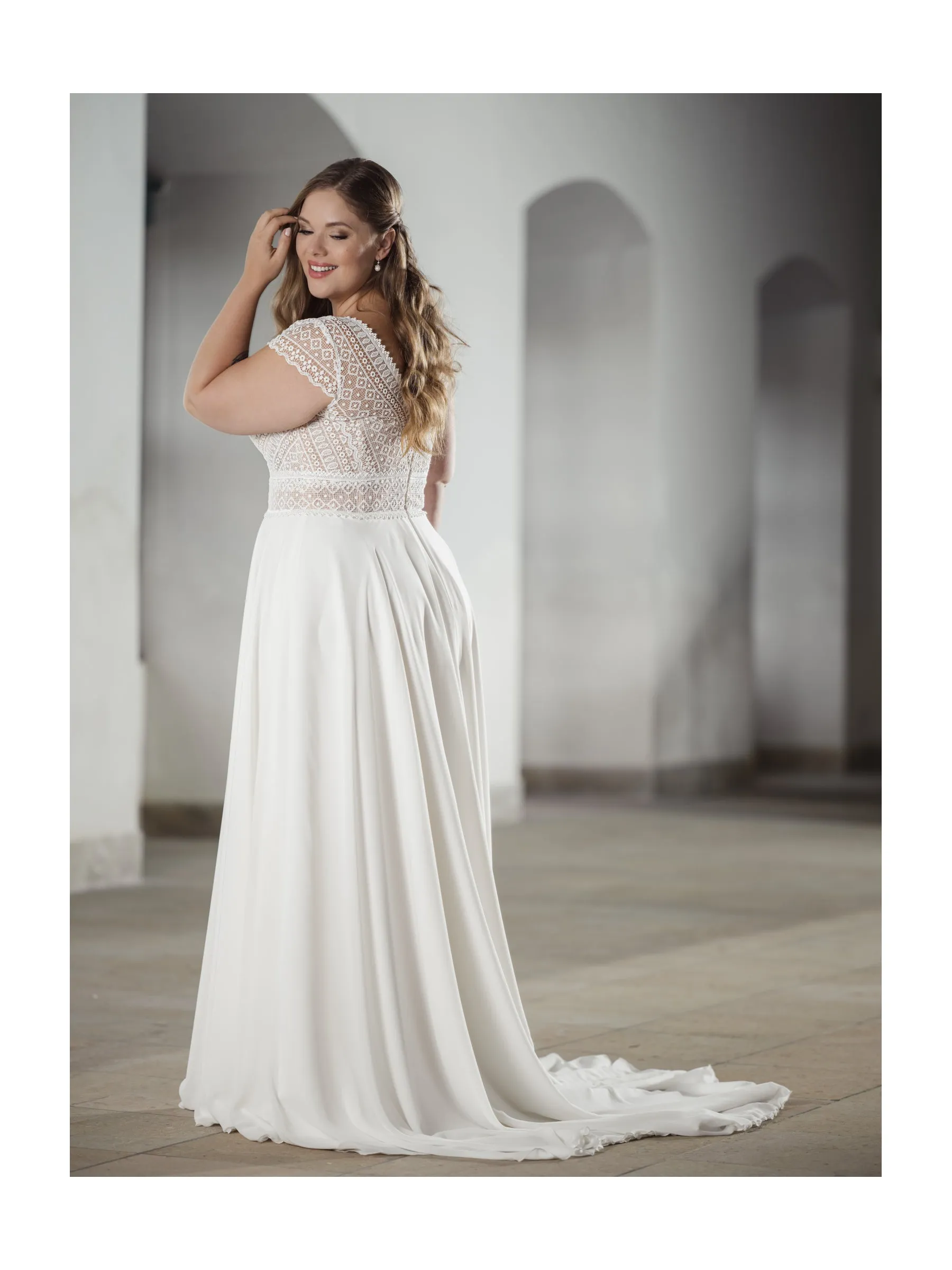 Elegant V-Neck Wedding Dress Short Sleeves Backless Chiffon Bride Gowns A-Line Plus Size Bridal Vestidos Para Mujer