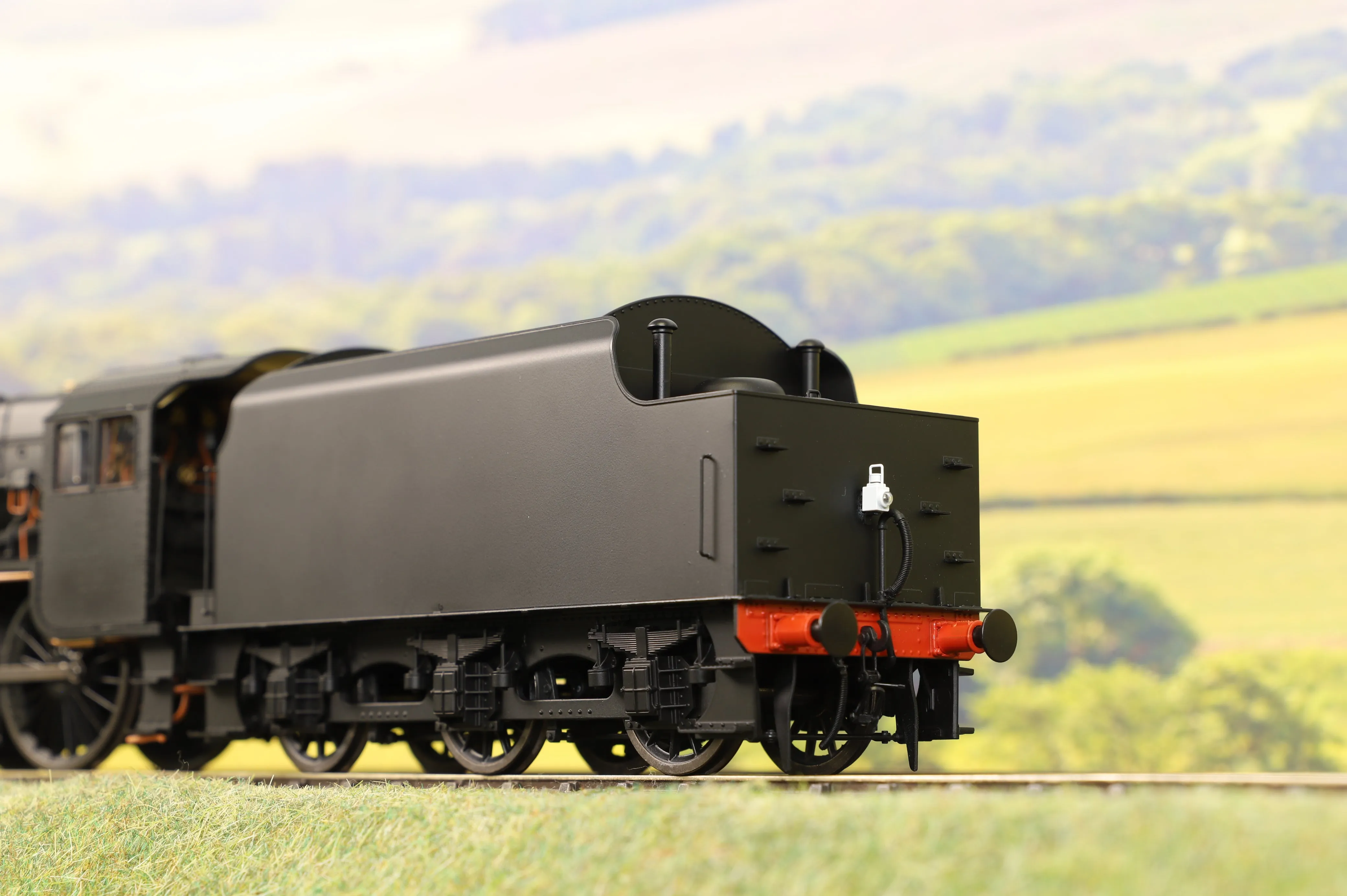 Ellis Clark Trains E1009U O Gauge Stanier Class 5 4-6-0 "Black 5", Plain Black, 'Un-numbered', Welded Tender