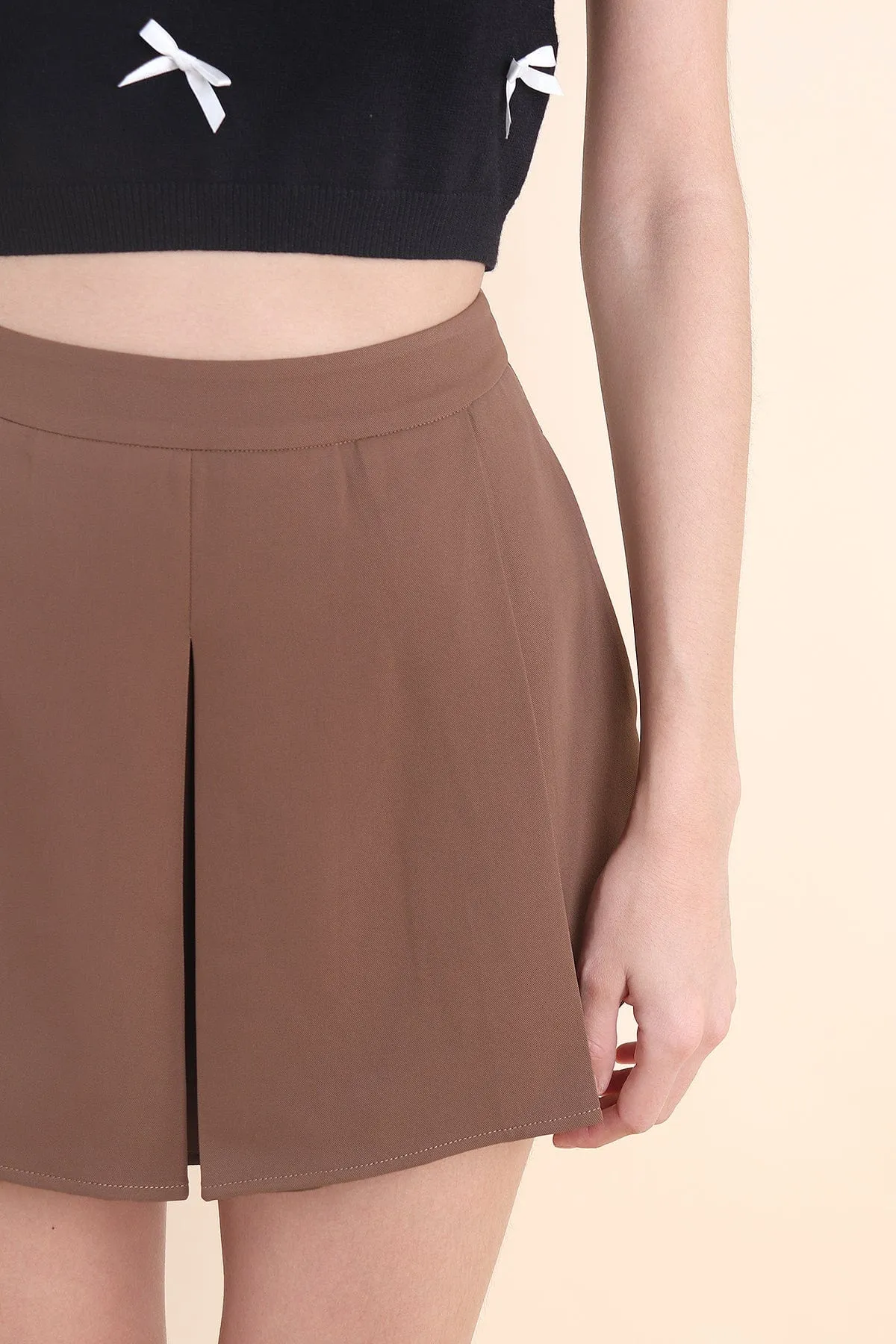 FAIRFIELD FLAP SKORTS IN CHOCO